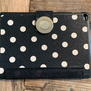 KATE SPADE BLACK AND WHITE IPAD COVER